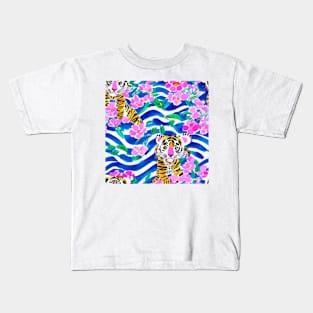 Tiger and pink daisies preppy seamless pattern Kids T-Shirt